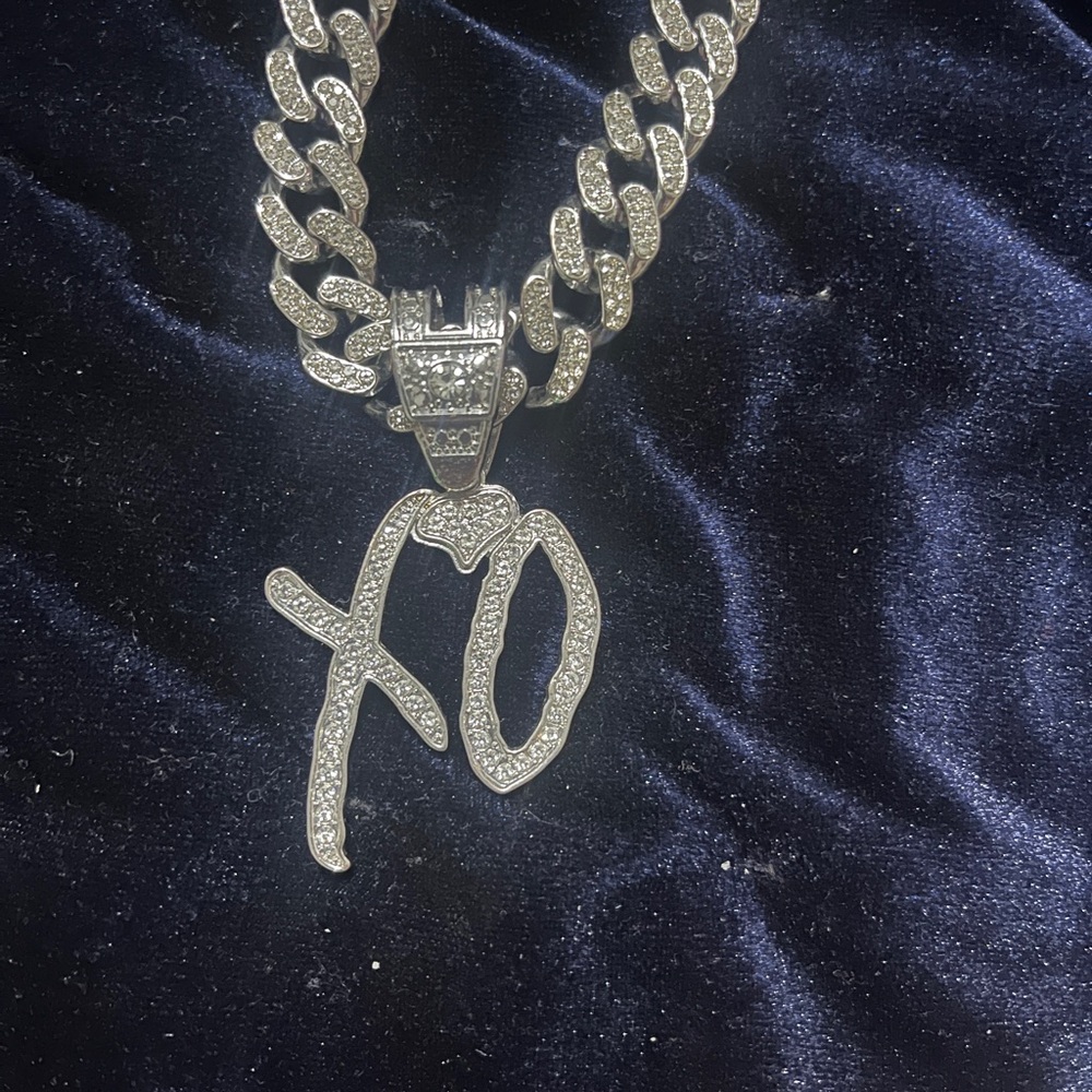 Silver XO Pendant Necklace